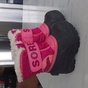 Sorel baby/toddler Girls Snow Boots 4